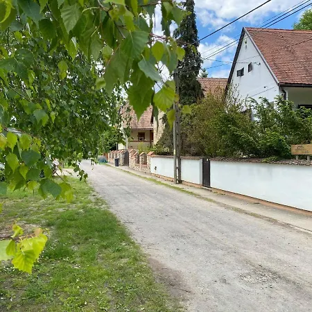 Bauer Vendeghaz Puespoekszentlaszlo 4* Hosszuheteny