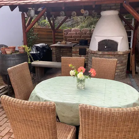 Bauer Vendeghaz Puespoekszentlaszlo Hosszuheteny